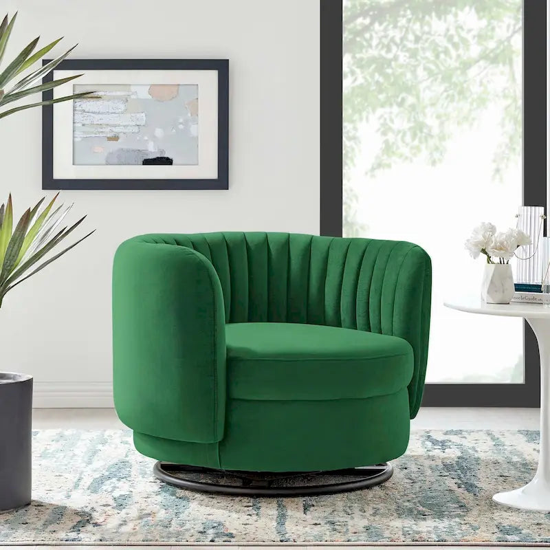 Fauteuil pivotant Embrace en velours performant capitonné